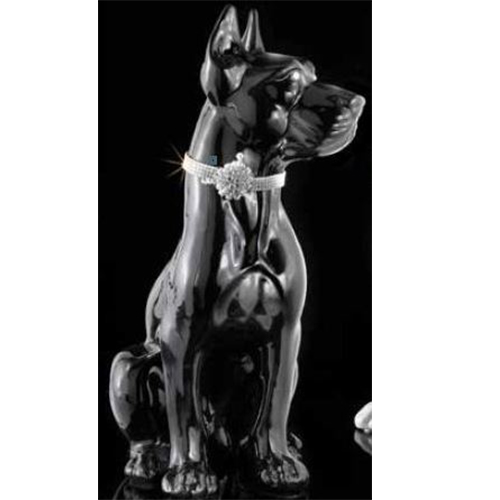 Маленький немецкий дог с черным ошейником Swarovski